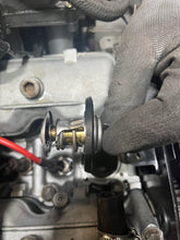 Cargar imagen en el visor de la galería, Fiat 124 Spider – Thermostat set 74-85 HP version (72 degrees) Cooling System MrFiat

