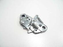 Cargar imagen en el visor de la galería, Fiat 124 Spider – Front hood latch Body MrFiat

