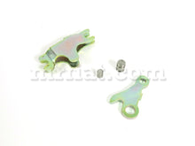 Cargar imagen en el visor de la galería, Alfa Romeo Giulia Sedan Emergency Brake Shoe Lever Assembly Brakes Alfa Romeo
