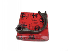 Cargar imagen en el visor de la galería, Alfa Romeo Alfa 75/90 V6 Shift Fork Alfa Romeo
