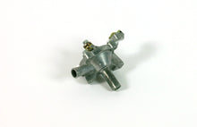 Cargar imagen en el visor de la galería, Ferrari 330 GTC 365 GTB4 Daytona Metal Heater Valve 2 Connections Engine Ferrari
