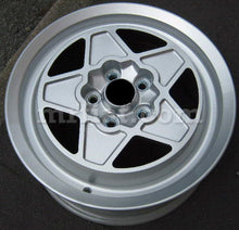 Cargar imagen en el visor de la galería, Ferrari 208 308 GT/4 GTB GTS GTBi GTSi Style 745 Wheel Set 4 *Made in Italy* Rims Ferrari
