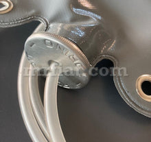 Cargar imagen en el visor de la galería, Maserati Windshield Wiper Bag 21x18 Wiper System Maserati
