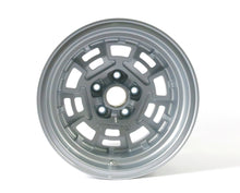 Load image into Gallery viewer, De Tomaso Pantera GTS Magnesium Campy Rear Wheel 10x15" Rims De Tomaso
