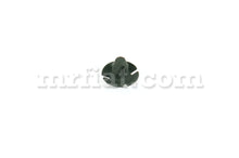 Cargar imagen en el visor de la galería, Alfa Romeo 75 Interior Clip Engine Alfa Romeo
