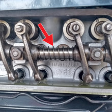 Cargar imagen en el visor de la galería, Volkswagen Beetle Spring For Rocker Arm Shaft 25/30hp (1piece) Volkswagen
