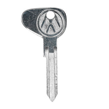 Cargar imagen en el visor de la galería, Volkswagen Beetle Key Blank M Volkswagen
