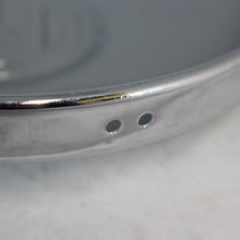 Load image into Gallery viewer, Volkswagen Bus Hubcap 4-Lugs / Original Wheels Volkswagen
