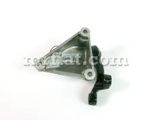 Cargar imagen en el visor de la galería, Alfa Romeo 1750 Berlina Steering Idler Box Steering Alfa Romeo   
