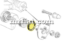 Cargar imagen en el visor de la galería, Alfa Romeo 75 Milano Rear Wheel Retainer Left Hand Thread Suspension Alfa Romeo
