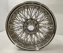 Cargar imagen en el visor de la galería, Aston Martin DB4 Borrani Heritage Wheel 16x5 1958-63 Rims Aston Martin
