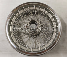 Cargar imagen en el visor de la galería, Aston Martin DB4 Borrani Heritage Wheel 16x5 1958-63 Rims Aston Martin
