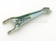 Cargar imagen en el visor de la galería, Fiat 1800 2300 Clutch Pedal Lever Transmission Fiat   
