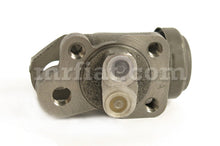 Cargar imagen en el visor de la galería, Mercedes 180 190 Ponton Front Right Wheel Brake Cylinder Early OEM Brakes Mercedes
