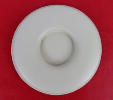 Cargar imagen en el visor de la galería, Mercedes W115 200 200D 220 220D 240 D 300D Cream Horn Pad Steering Mercedes
